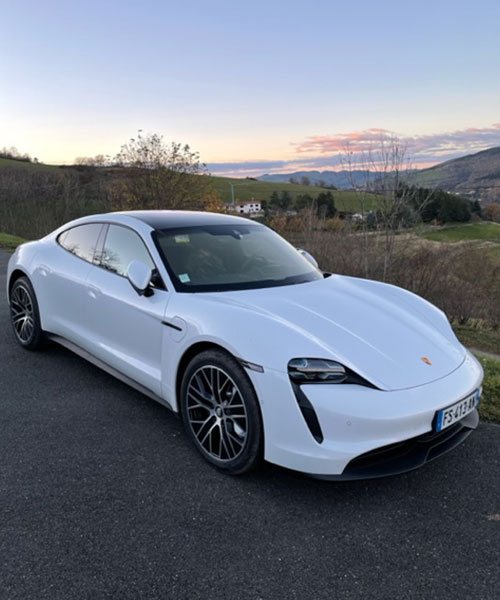 Porsche-Taycan-1