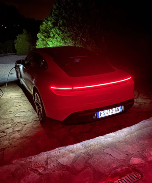 Porsche-Taycan-4