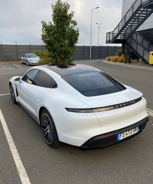 Porsche-Taycan-6