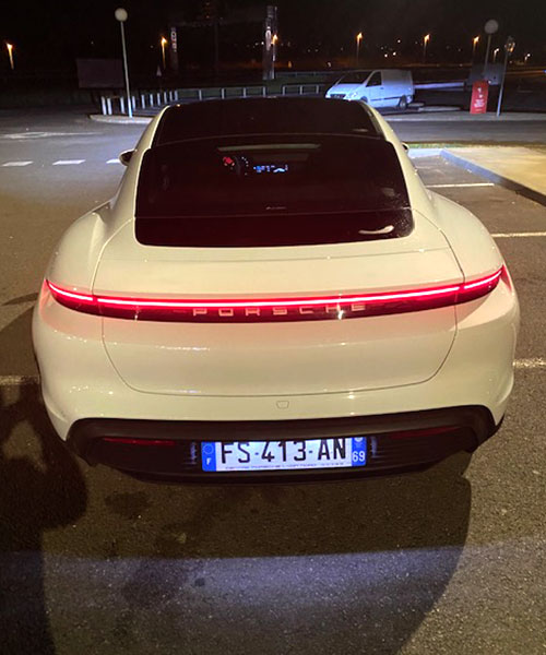 Porsche-Taycan-8